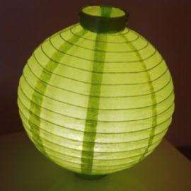 Boule japonaise Vert anis lanterne avec LED 20cm