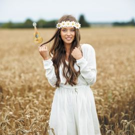 Kit Photobooth Hippy Party avec motifs lunettes, moustaches et guitare - Badaboum.fr