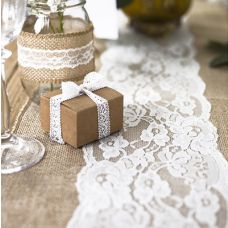 chemin-de-table-dentelle-noire - Blog Tendance Boutik, décoration de  mariage et anniversaire