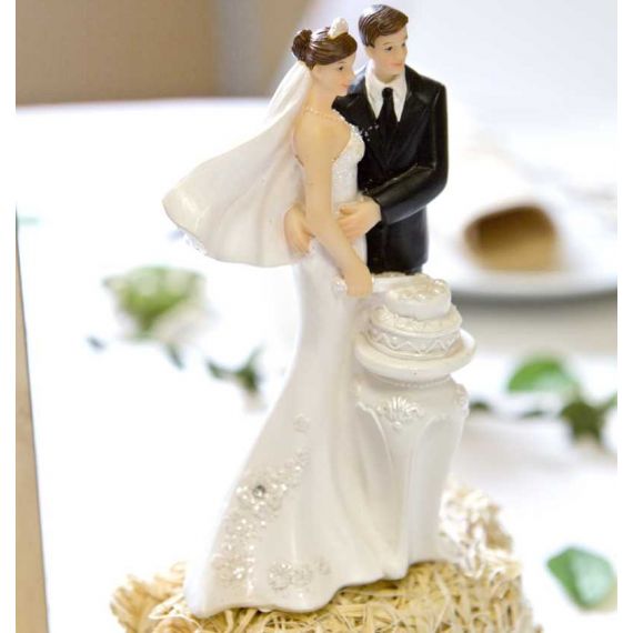 Figurine gâteau en résine fille romantique Communion 16,5 cm