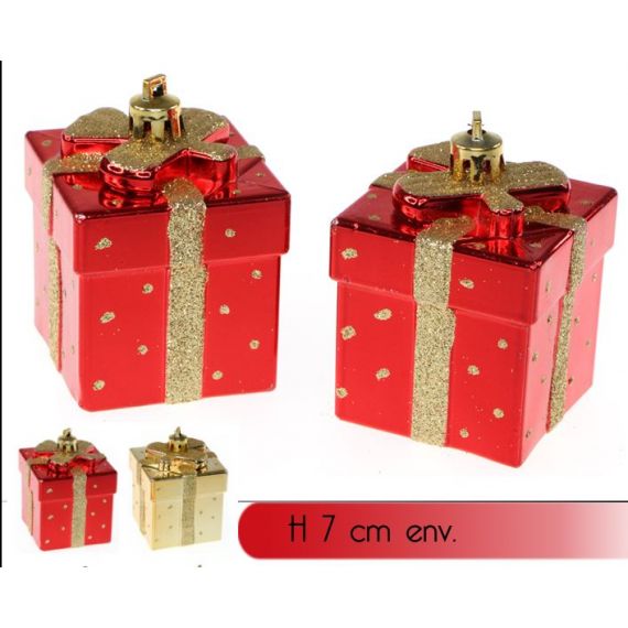 Un emballage cadeau avec un sapin de Noël