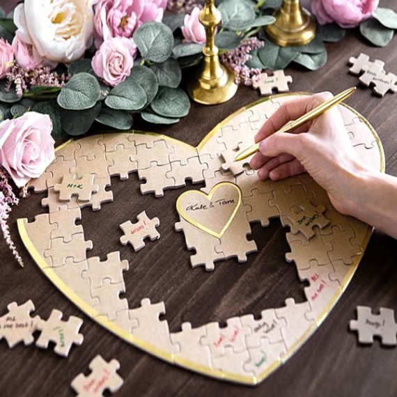 Puzzle Bois forme coeur naturel avec chevalet, decoration mariage - Badaboum